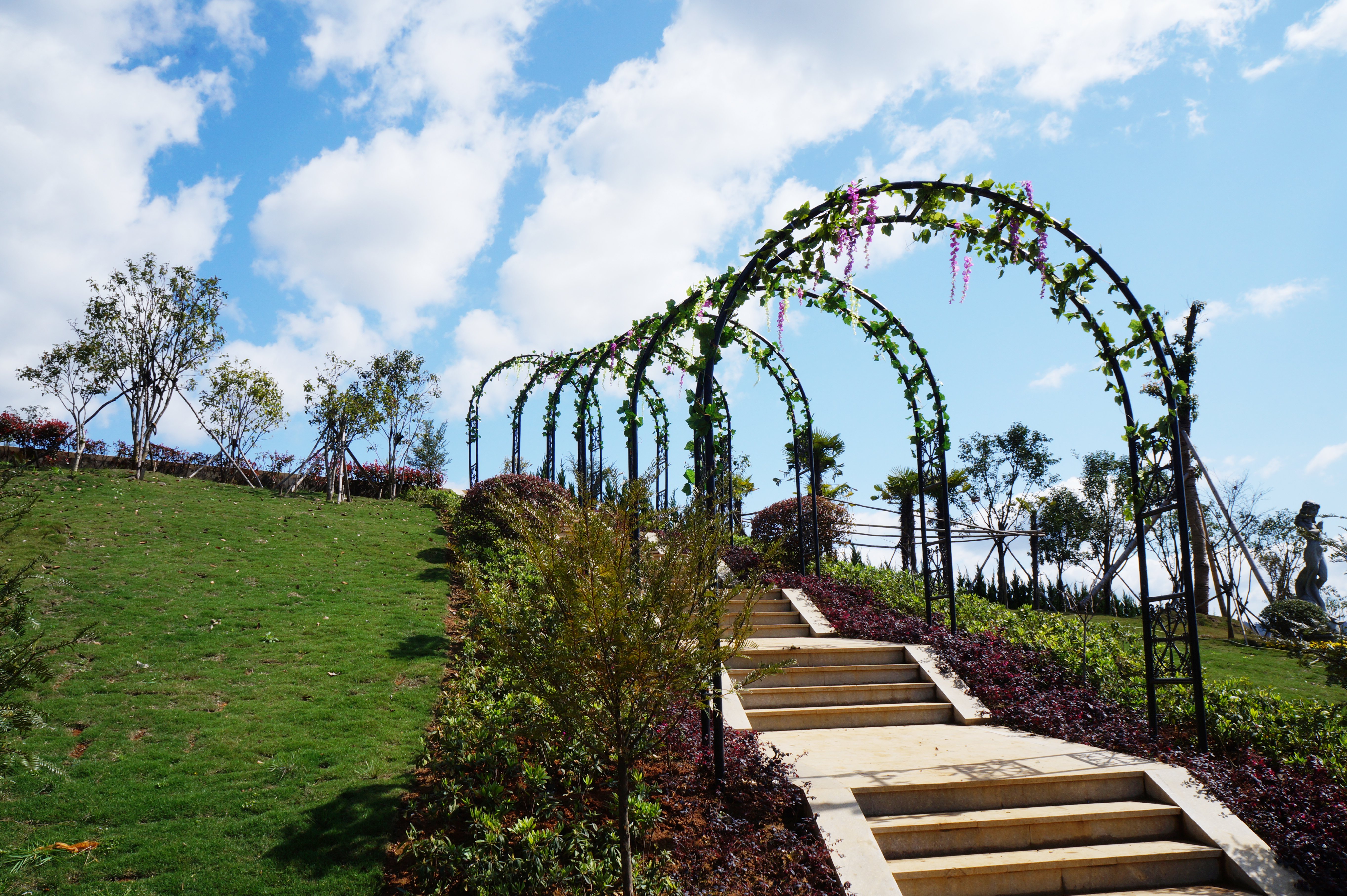 老旧公墓若何刷新：以文化为魂，融入现代城市